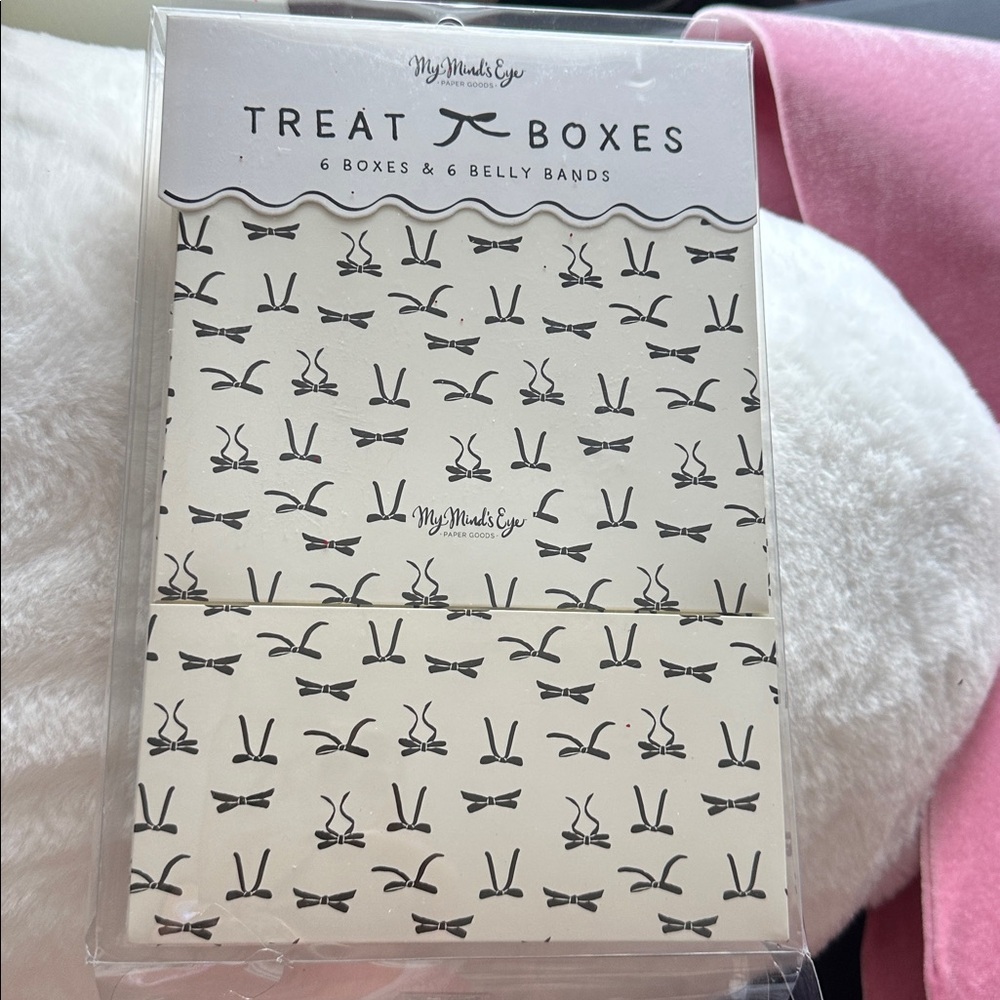 The Mind’s eye paper goods 6 treat boxes and belly bow bands